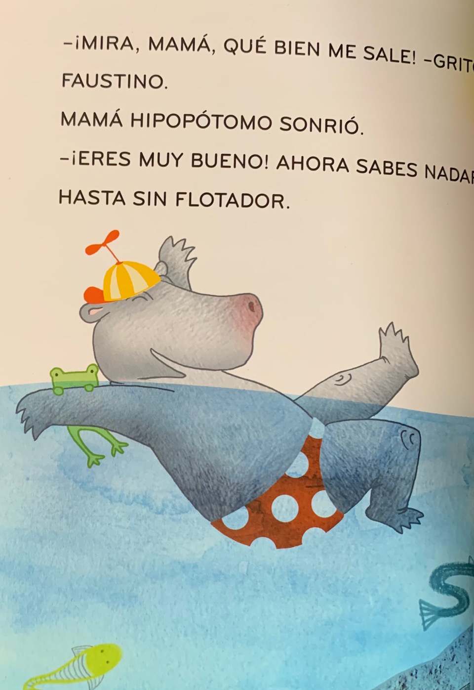 El hipopotamo aprende a nadar